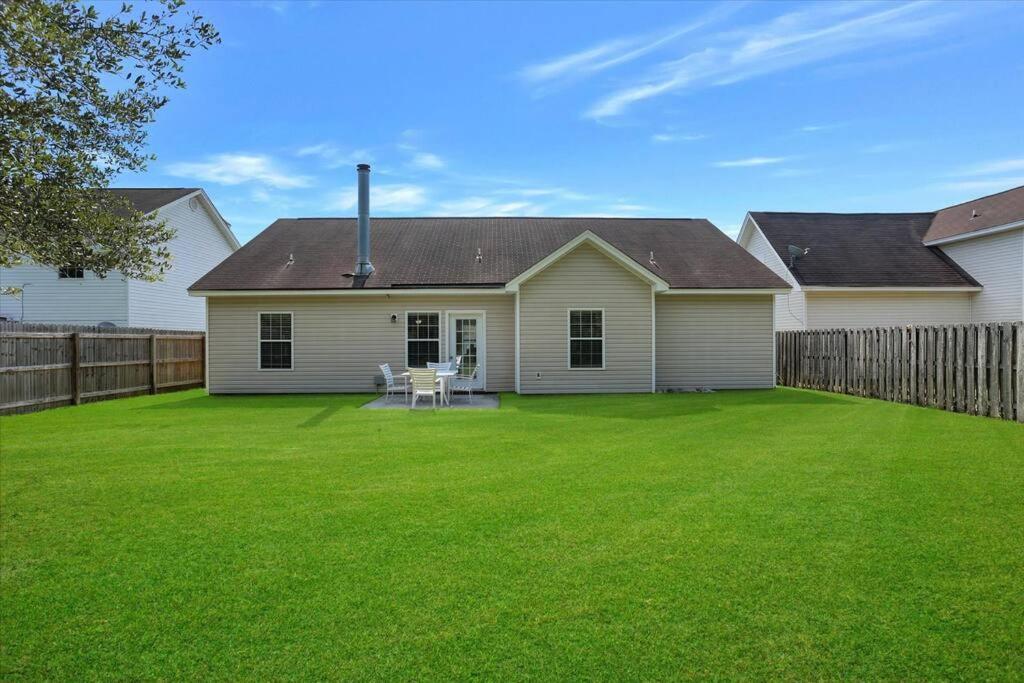 Modern And Comfortable For Your Next Stay! Holiday home