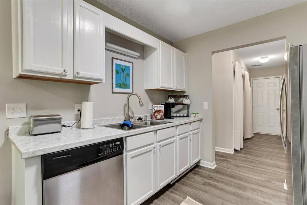 Modern And Comfortable For Your Next Stay! *