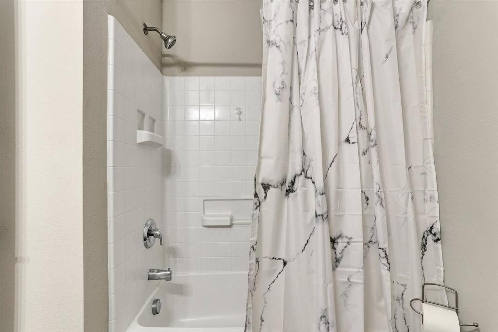 Modern And Comfortable For Your Next Stay! Holiday home Savannah
