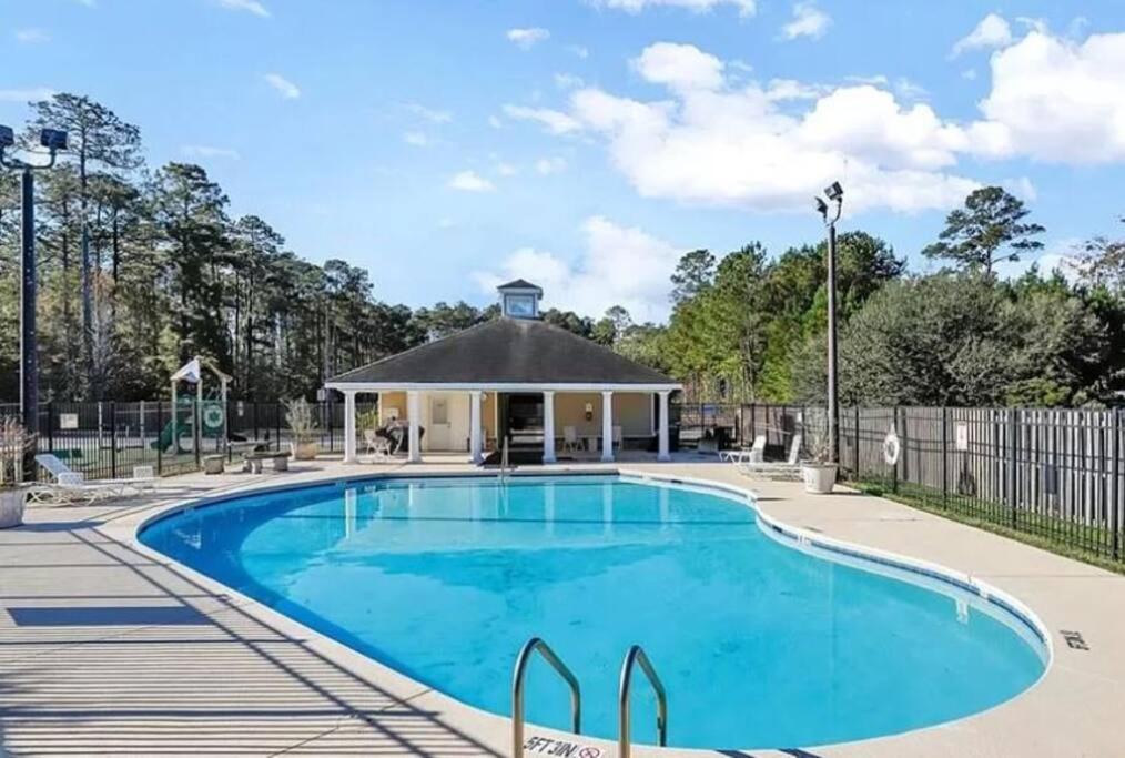 Modern And Comfortable For Your Next Stay! Holiday home Savannah
