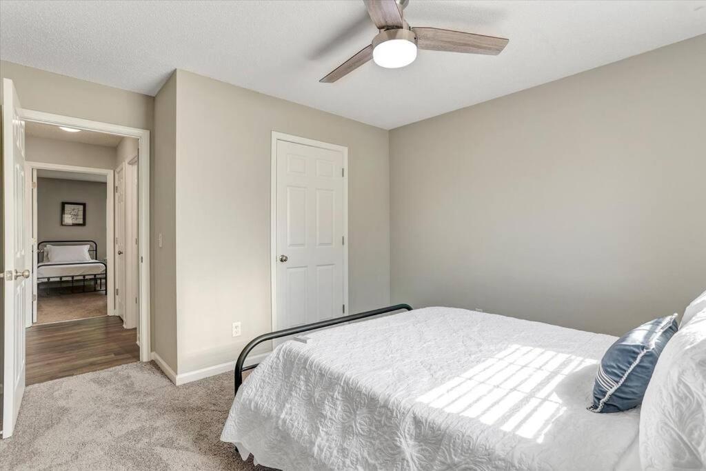 Modern And Comfortable For Your Next Stay! Savannah