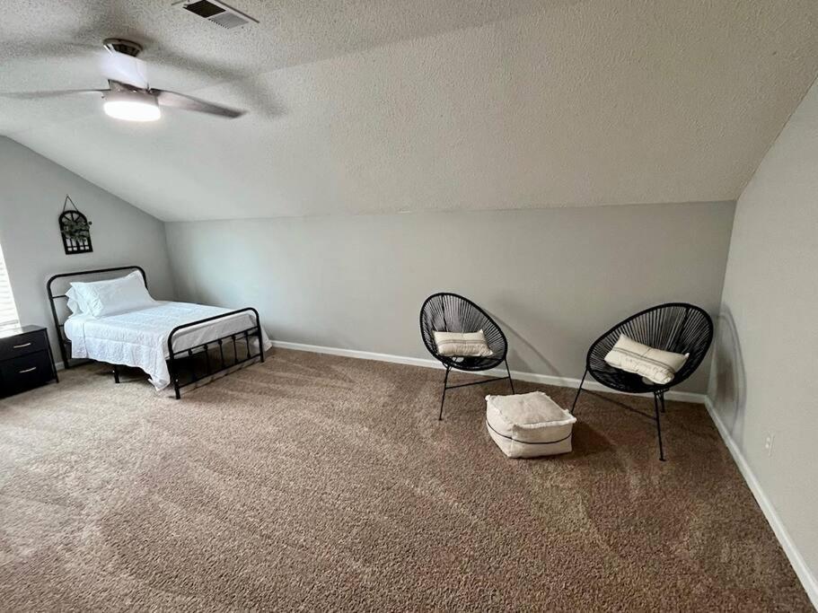 Modern And Comfortable For Your Next Stay! Ferienhaus